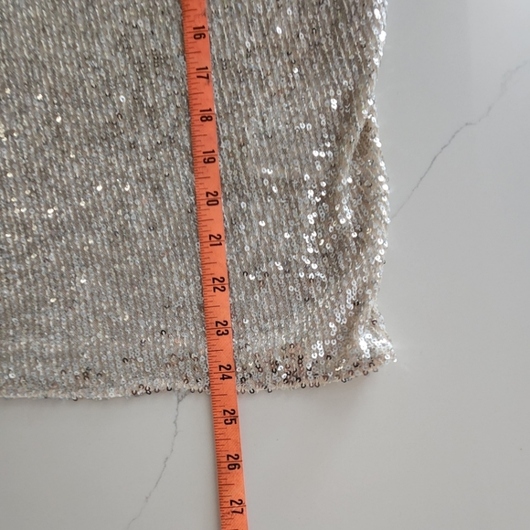 🆕️ H&M Metallic Gold Long Sleeves Small Top NWT - Picture 7 of 9